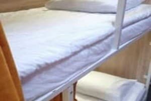 Хостел 777 метро Дарница. Место в общем 10-местном номере 1,2 ярус 1