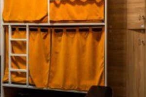 Хостел 777 метро Дарница. Место в общем 10-местном номере 3 ярус 1