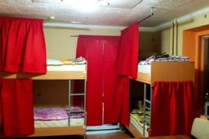 Хостел 777 метро Харьковская. Место в женском 4-местном номере  4