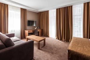 Отель Crystal Hotel. Студио 4-местный Делюкс 2