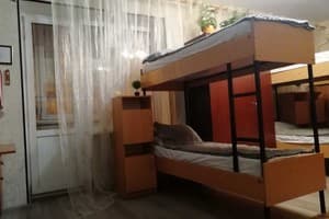 Хостел De Maris. Место в общем 10-местном номере  9