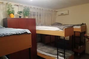 Хостел De Maris. Место в общем 10-местном номере  10