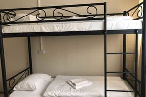 Хостел ГотельОК Видубичі. Место в женском 8-местном номере  3