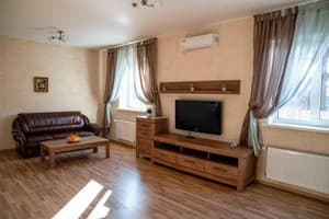Апарт-отель Guest house Kiev forest. Апартаменты 4-местный Первый этаж 4