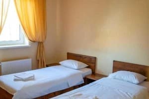 Апарт-отель Guest house Kiev forest. Апартаменты 5-местный с 3 спальнями 2