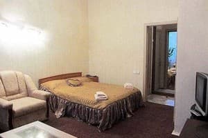 Квартира Home Hotel на Подоле ул. Ярославская, 15/23