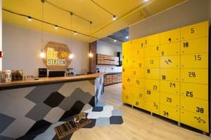 Хостел Hotel Bee Station