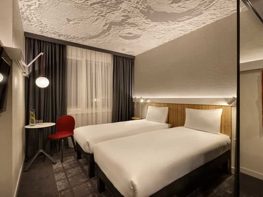 Ibis Kyiv Beresteiska 4