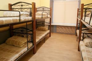 Хостел Киев № 1. Место в мужском 8-местном номере  2