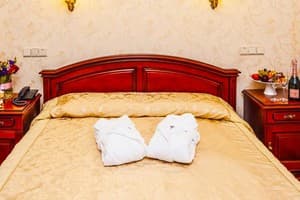 Отель Киев. Полулюкс двухместный двухкомнатный 1