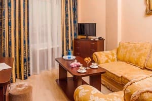 Отель Киев. Стандарт двухместный двухкомнатный 5