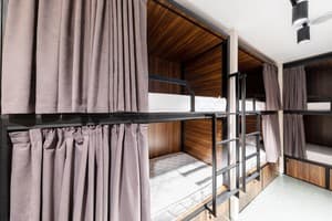 Хостел MISTO capsule hotel. Место в общем 6-местном номере  3