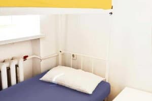 Хостел Railway Hostel. Эконом двухместный Twin общий санузел 3