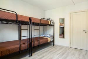 Хостел єЖилье Щекавица. Место в женском 6-местном номере  4