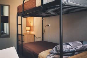 Хостел єЖилье Щекавица. Место в мужском 4-местном номере  1