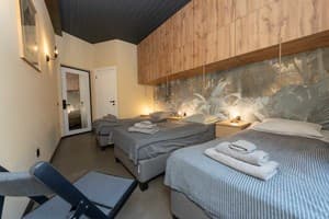 Апарт-отель on Zoloti vorota. Комфорт трехместный  2