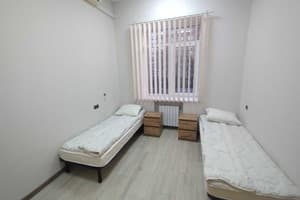 Хостел uaHOSTEL. Место в женском двухместном номере  1