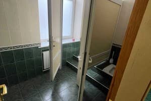 Хостел uaHOSTEL. Место в мужском трехместном номере  7