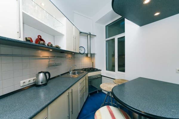 в центре города, по ул. Михайловская 16 16