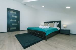 Квартира в центре города, по ул. Михайловская 16. Апартаменты 12-местный двухуровневые 1