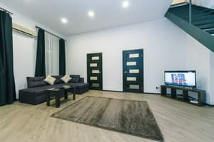 Квартира в центре города, по ул. Михайловская 16. Апартаменты 12-местный двухуровневые 18